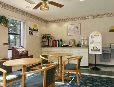 Brentwood Inn & Suites Suffolk Luaran gambar