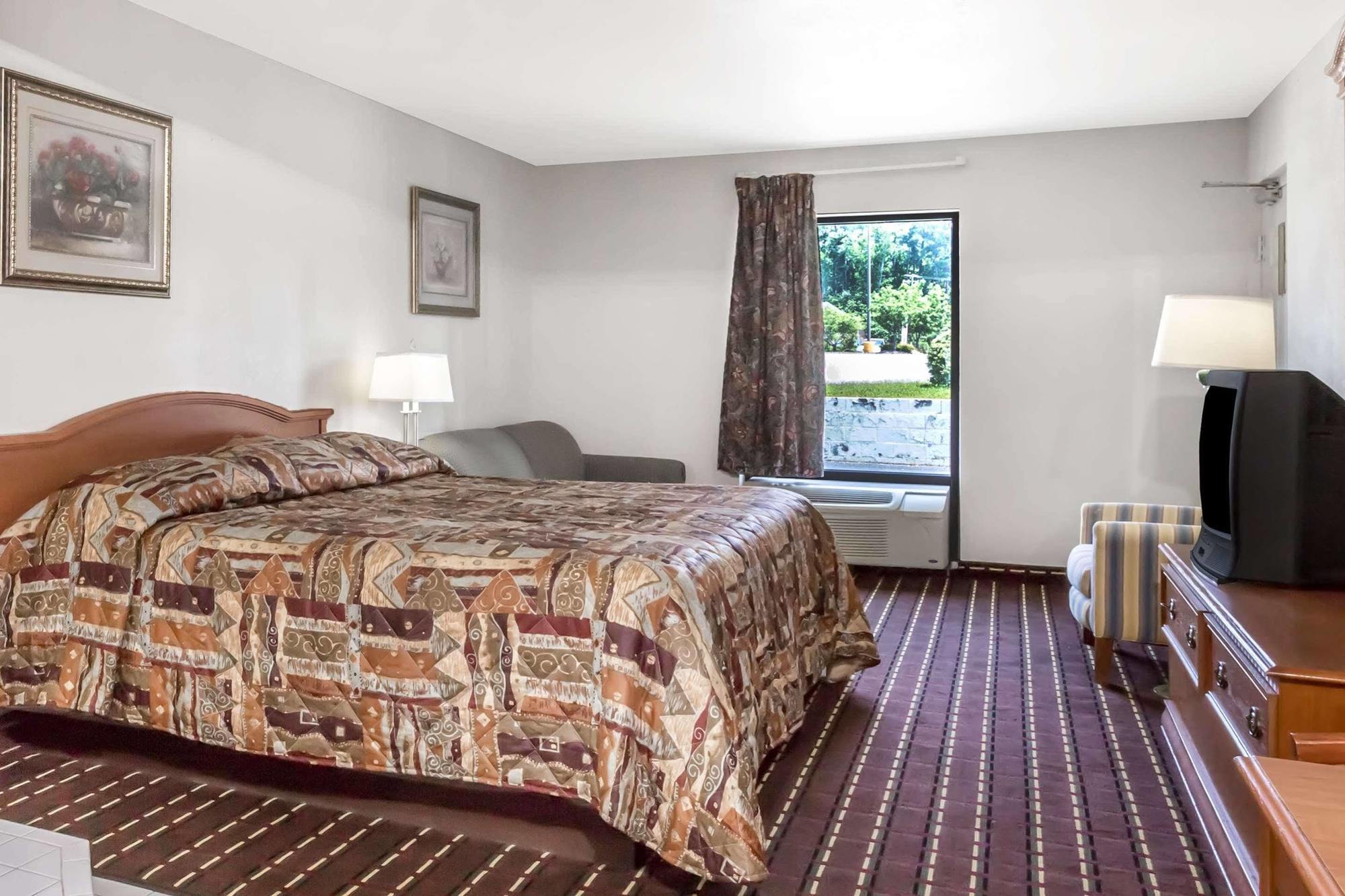 Brentwood Inn & Suites Suffolk Luaran gambar